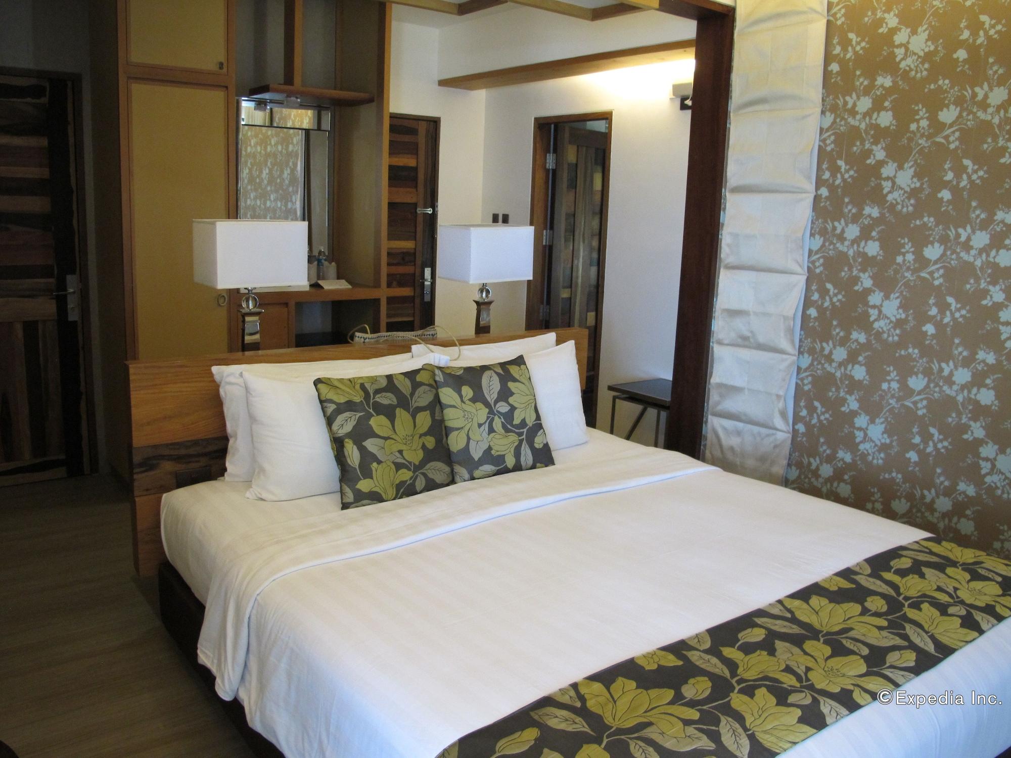 Infinity Resort Puerto Galera Bagian luar foto
